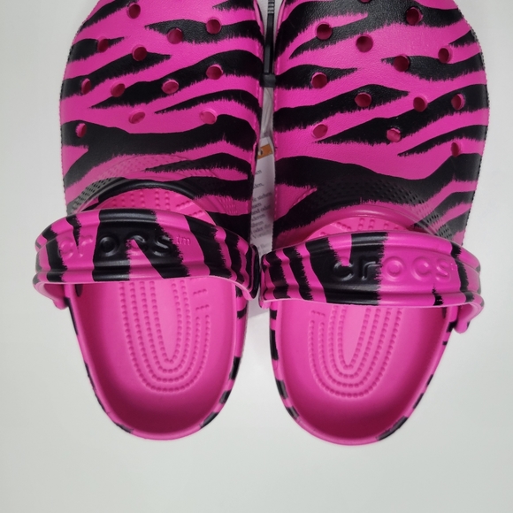 Crocs Clog Size J1 Classic Graphic New Sandals - Picture 4 of 8